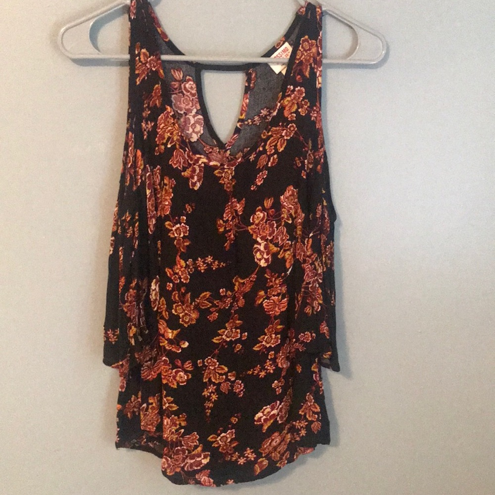Opened shouldered floral shirt